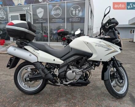 Белый Сузуки V-Strom 650, объемом двигателя 0.65 л и пробегом 30 тыс. км за 6099 $, фото 4 на Automoto.ua