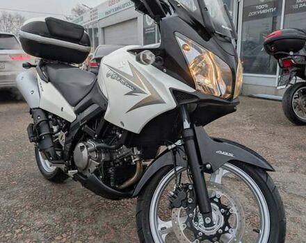 Белый Сузуки V-Strom 650, объемом двигателя 0.65 л и пробегом 30 тыс. км за 6099 $, фото 3 на Automoto.ua