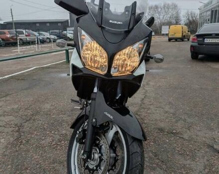 Белый Сузуки V-Strom 650, объемом двигателя 0.65 л и пробегом 30 тыс. км за 6099 $, фото 2 на Automoto.ua