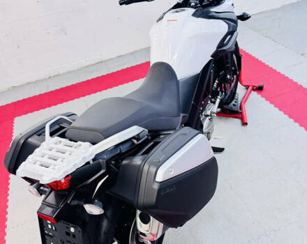Белый Сузуки V-Strom 650, объемом двигателя 0.65 л и пробегом 30 тыс. км за 8500 $, фото 25 на Automoto.ua