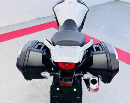 Белый Сузуки V-Strom 650, объемом двигателя 0.65 л и пробегом 30 тыс. км за 8500 $, фото 5 на Automoto.ua