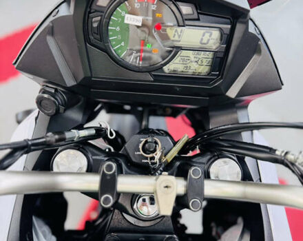 Белый Сузуки V-Strom 650, объемом двигателя 0.65 л и пробегом 30 тыс. км за 8500 $, фото 19 на Automoto.ua
