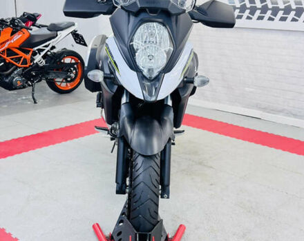 Белый Сузуки V-Strom 650, объемом двигателя 0.65 л и пробегом 30 тыс. км за 8500 $, фото 23 на Automoto.ua
