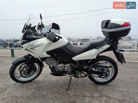 Белый Сузуки V-Strom 650, объемом двигателя 0.65 л и пробегом 30 тыс. км за 6099 $, фото 1 на Automoto.ua