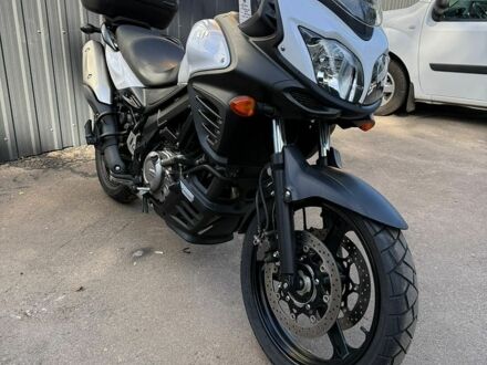 Білий Сузукі V-Strom 650, об'ємом двигуна 0.65 л та пробігом 30 тис. км за 6900 $, фото 1 на Automoto.ua