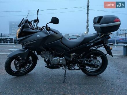 Сузукі V-Strom 650 2007 у Києві на Automoto.ua Чорний Сузукі V-Strom 650, об'ємом двигуна 0.65 л та пробігом 39 тис. км за 5199 $, фото 1 на Automoto.ua