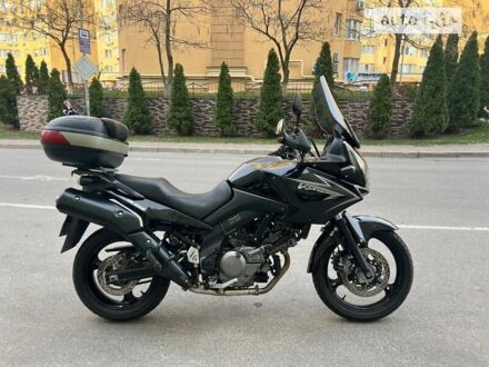 Чорний Сузукі V-Strom 650, об'ємом двигуна 0.65 л та пробігом 42 тис. км за 5299 $, фото 1 на Automoto.ua