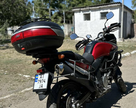 Красный Сузуки V-Strom 650, объемом двигателя 0.65 л и пробегом 28 тыс. км за 7200 $, фото 5 на Automoto.ua