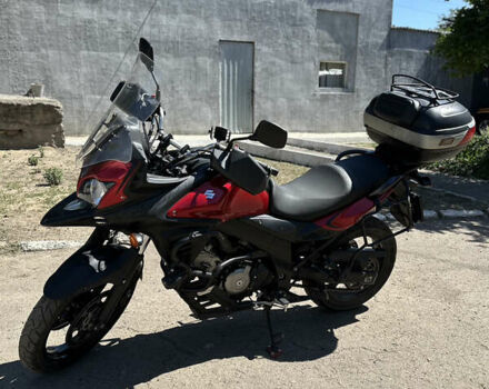 Красный Сузуки V-Strom 650, объемом двигателя 0.65 л и пробегом 28 тыс. км за 7200 $, фото 2 на Automoto.ua