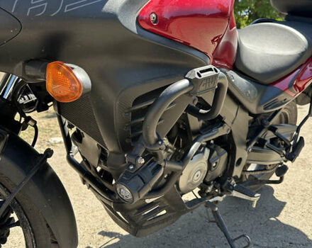 Красный Сузуки V-Strom 650, объемом двигателя 0.65 л и пробегом 28 тыс. км за 7200 $, фото 10 на Automoto.ua