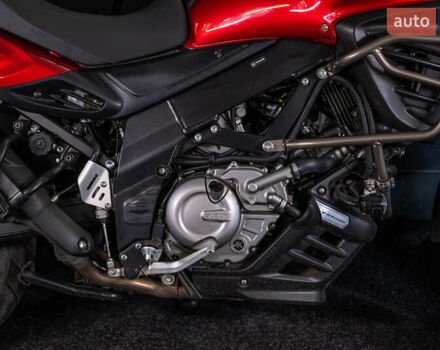 Красный Сузуки V-Strom 650, объемом двигателя 0.65 л и пробегом 11 тыс. км за 7700 $, фото 7 на Automoto.ua