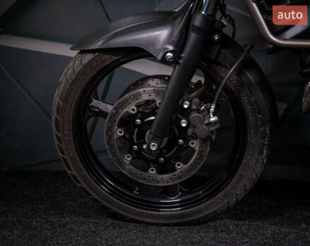 Красный Сузуки V-Strom 650, объемом двигателя 0.65 л и пробегом 11 тыс. км за 7700 $, фото 9 на Automoto.ua