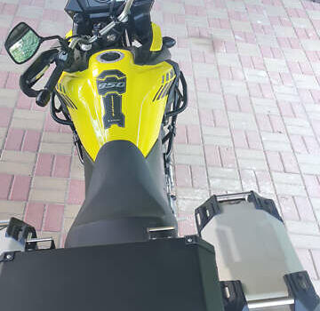 Сузуки V-Strom 650, объемом двигателя 0 л и пробегом 15 тыс. км за 9000 $, фото 1 на Automoto.ua