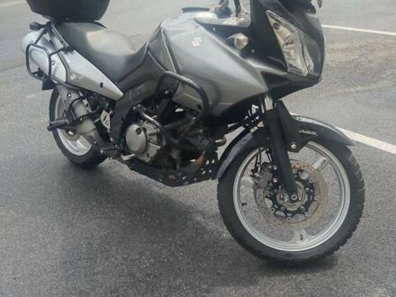 Сузуки V-Strom 650 2010 в Киеве на Automoto.ua Сузуки V-Strom 650, объемом двигателя 0.65 л и пробегом 72 тыс. км за 5700 $, фото 1 на Automoto.ua