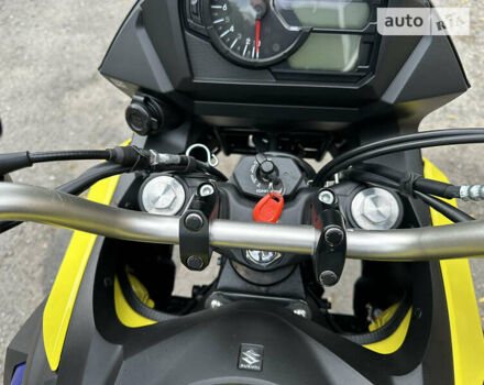 Жовтий Сузукі V-Strom 650, об'ємом двигуна 0.65 л та пробігом 9 тис. км за 9900 $, фото 24 на Automoto.ua