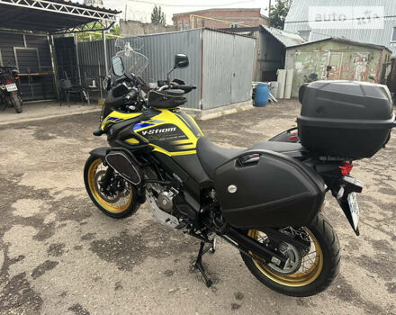 Жовтий Сузукі V-Strom 650, об'ємом двигуна 0.65 л та пробігом 9 тис. км за 9900 $, фото 6 на Automoto.ua