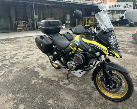Жовтий Сузукі V-Strom 650, об'ємом двигуна 0.65 л та пробігом 9 тис. км за 9900 $, фото 2 на Automoto.ua