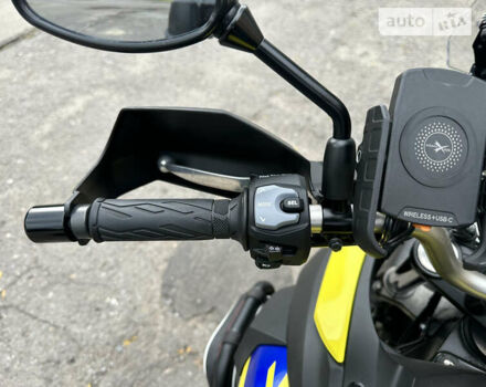 Жовтий Сузукі V-Strom 650, об'ємом двигуна 0.65 л та пробігом 9 тис. км за 9900 $, фото 19 на Automoto.ua