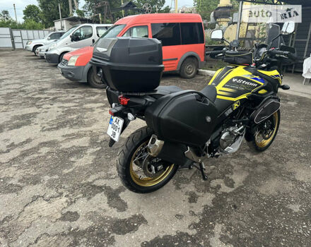 Жовтий Сузукі V-Strom 650, об'ємом двигуна 0.65 л та пробігом 9 тис. км за 9900 $, фото 4 на Automoto.ua