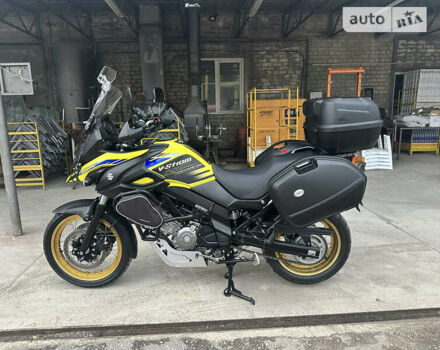 Жовтий Сузукі V-Strom 650, об'ємом двигуна 0.65 л та пробігом 9 тис. км за 9900 $, фото 18 на Automoto.ua