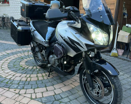 Серый Сузуки V-Strom 650, объемом двигателя 0.65 л и пробегом 54 тыс. км за 4500 $, фото 6 на Automoto.ua