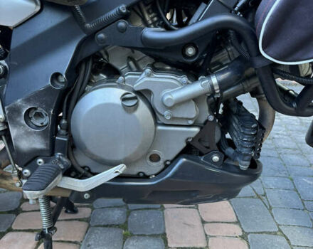 Серый Сузуки V-Strom 650, объемом двигателя 0.65 л и пробегом 54 тыс. км за 4500 $, фото 10 на Automoto.ua