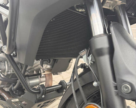 Серый Сузуки V-Strom 650, объемом двигателя 0.65 л и пробегом 10 тыс. км за 10000 $, фото 21 на Automoto.ua