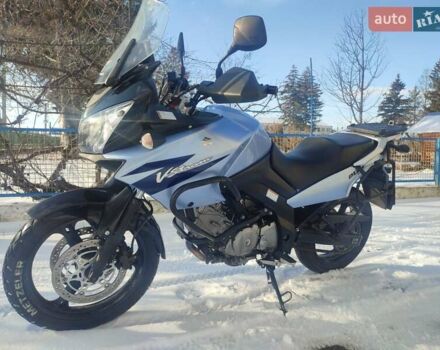 Синий Сузуки V-Strom 650, объемом двигателя 0.65 л и пробегом 40 тыс. км за 5100 $, фото 1 на Automoto.ua