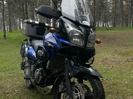 Сузукі V-Strom 650 2006 у Новой Одессе на Automoto.ua Синій Сузукі V-Strom 650, об'ємом двигуна 0.65 л та пробігом 40 тис. км за 5800 $, фото 1 на Automoto.ua