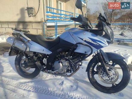 Сузукі V-Strom 650 2007 у Городок на Automoto.ua Синій Сузукі V-Strom 650, об'ємом двигуна 0.65 л та пробігом 40 тис. км за 5200 $, фото 1 на Automoto.ua