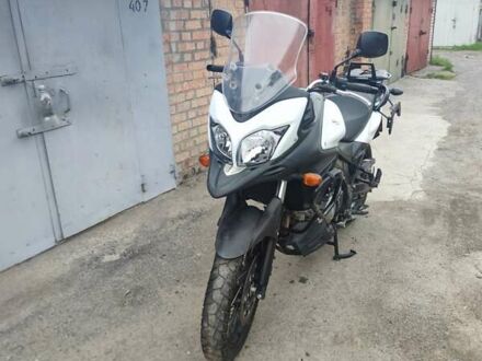 Сузуки V-Strom 650/XT 2015 в Виннице на Automoto.ua Белый Сузуки V-Strom 650/XT, объемом двигателя 0.65 л и пробегом 18 тыс. км за 8000 $, фото 1 на Automoto.ua