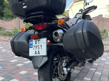 Сузуки V-Strom 650/XT 2015 в Калуше на Automoto.ua Серый Сузуки V-Strom 650/XT, объемом двигателя 0.65 л и пробегом 13 тыс. км за 6999 $, фото 1 на Automoto.ua
