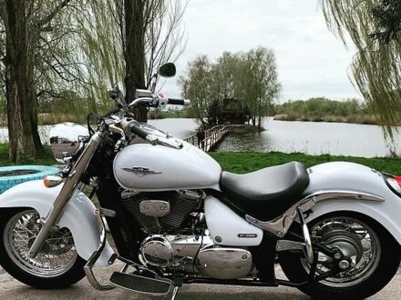 Білий Сузукі VL 800 Intruder, об'ємом двигуна 0.81 л та пробігом 25 тис. км за 9000 $, фото 1 на Automoto.ua