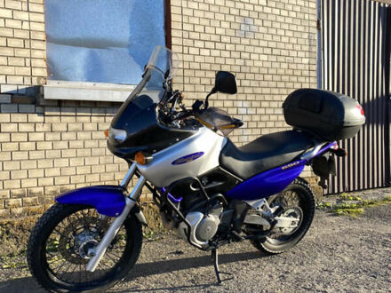 Сузукі XF 650 Freewind 1997 у Хмельницькому на Automoto.ua Сірий Сузукі XF 650 Freewind, об'ємом двигуна 0.6 л та пробігом 60 тис. км за 3100 $, фото 1 на Automoto.ua