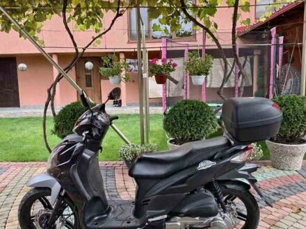 Сим Symphony SR 150 2015 в Тячеве на Automoto.ua Черный Сим Symphony SR 150, объемом двигателя 0.15 л и пробегом 2 тыс. км за 900 $, фото 1 на Automoto.ua