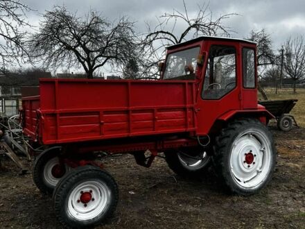 Красный Т 16, объемом двигателя 2.45 л и пробегом 200 тыс. км за 3000 $, фото 1 на Automoto.ua