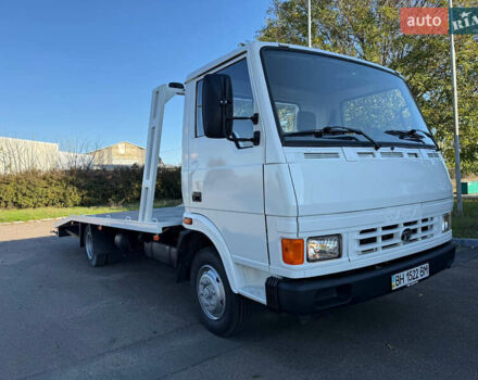 Белый TATA LPT 613, объемом двигателя 5.68 л и пробегом 64 тыс. км за 10800 $, фото 1 на Automoto.ua