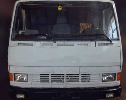 Белый TATA LPT 613, объемом двигателя 5.67 л и пробегом 78 тыс. км за 4590 $, фото 2 на Automoto.ua