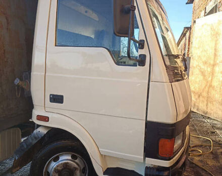 Бежевый TATA LPT 613, объемом двигателя 5.68 л и пробегом 200 тыс. км за 6000 $, фото 1 на Automoto.ua