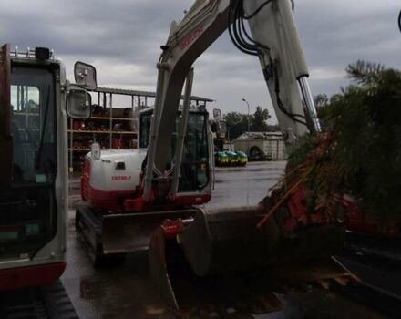 Красный Такеучи ТБ, объемом двигателя 0 л и пробегом 1 тыс. км за 52693 $, фото 3 на Automoto.ua