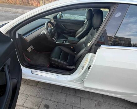 Білий Тесла Модель 3, об'ємом двигуна 0 л та пробігом 164 тис. км за 19500 $, фото 16 на Automoto.ua