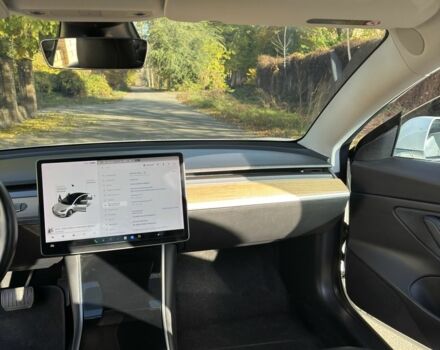 Белый Тесла Модель 3, объемом двигателя 0 л и пробегом 114 тыс. км за 16000 $, фото 9 на Automoto.ua