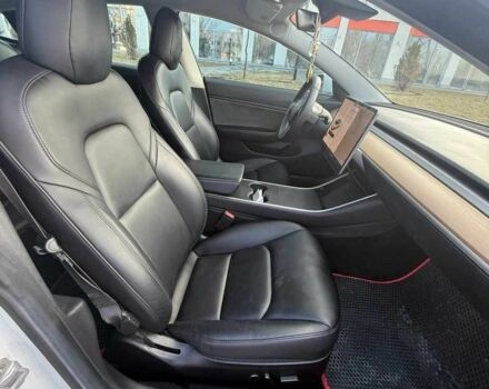 Білий Тесла Модель 3, об'ємом двигуна 0 л та пробігом 164 тис. км за 19500 $, фото 13 на Automoto.ua