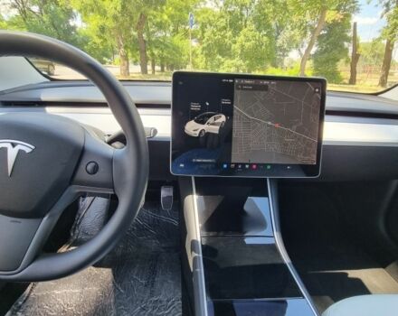 Белый Тесла Модель 3, объемом двигателя 0 л и пробегом 92 тыс. км за 18543 $, фото 14 на Automoto.ua