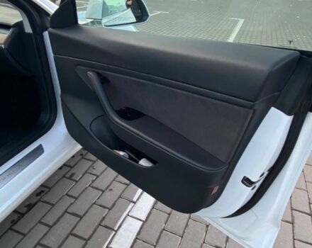 Белый Тесла Модель 3, объемом двигателя 0 л и пробегом 101 тыс. км за 19400 $, фото 10 на Automoto.ua