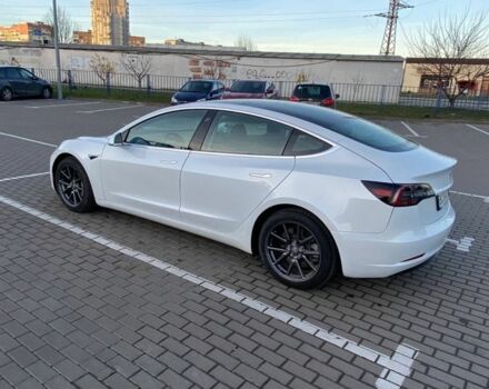 Белый Тесла Модель 3, объемом двигателя 0 л и пробегом 101 тыс. км за 19400 $, фото 5 на Automoto.ua