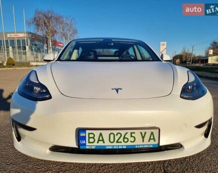 Білий Тесла Модель 3, об'ємом двигуна 0 л та пробігом 5 тис. км за 31999 $, фото 3 на Automoto.ua
