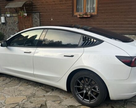 Тесла Модель 3 2021 у Надворной на Automoto.ua Білий Тесла Модель 3, об'ємом двигуна 0 л та пробігом 170 тис. км за 18000 $, фото 1 на Automoto.ua