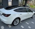 Белый Тесла Модель 3, объемом двигателя 0 л и пробегом 100 тыс. км за 19800 $, фото 2 на Automoto.ua