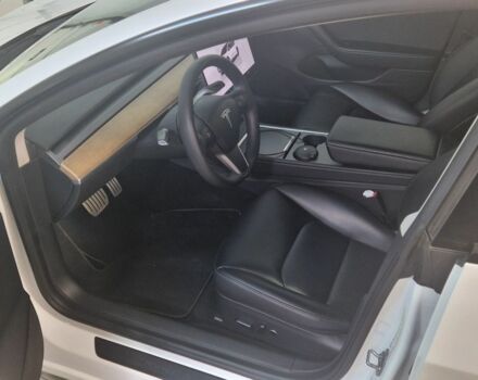 Білий Тесла Модель 3, об'ємом двигуна 0 л та пробігом 68 тис. км за 10000 $, фото 4 на Automoto.ua